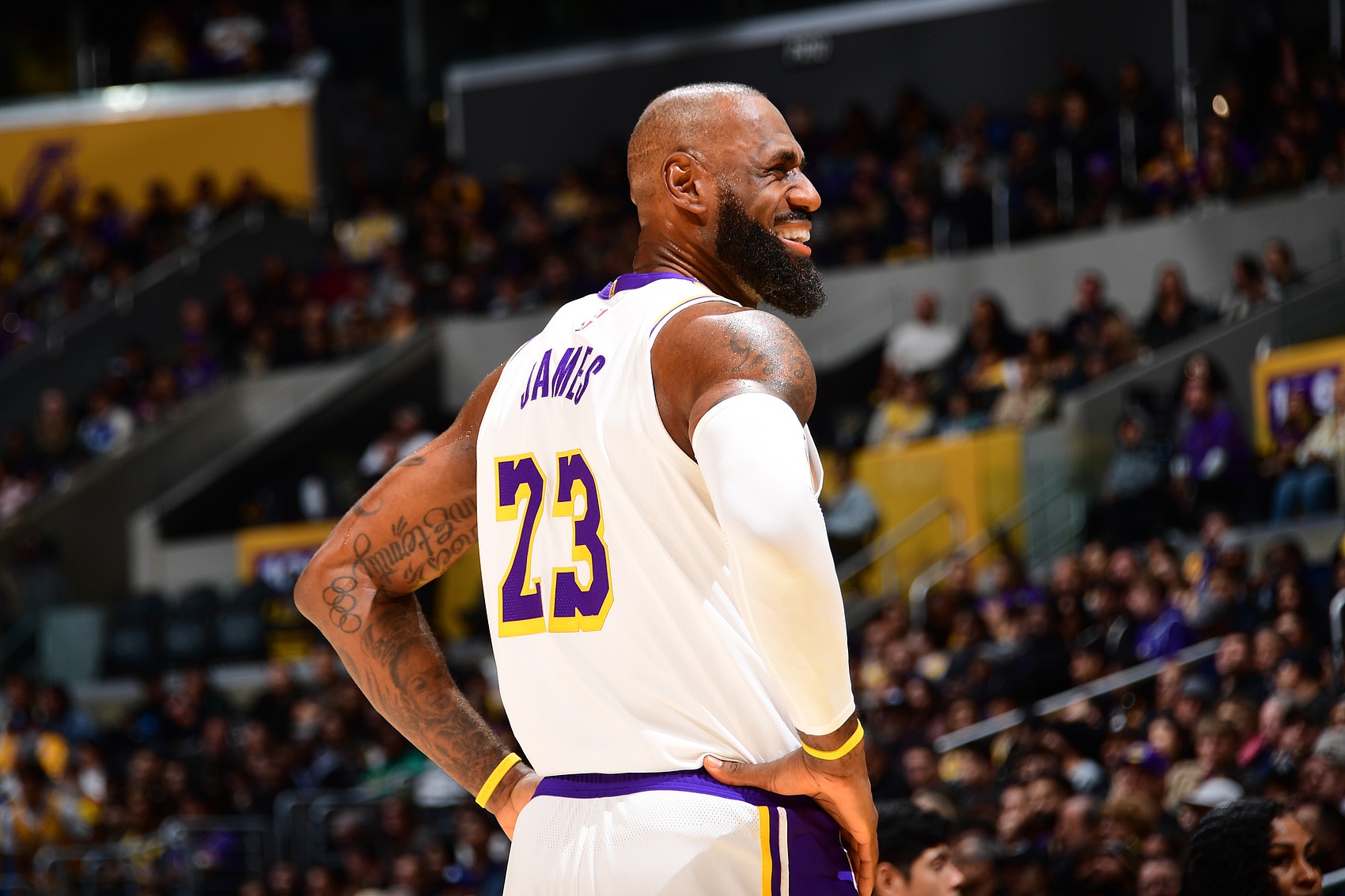 mk体育下载-现役37岁后30+次数榜：詹姆斯91次断层领跑 库里第2 杜兰特第3